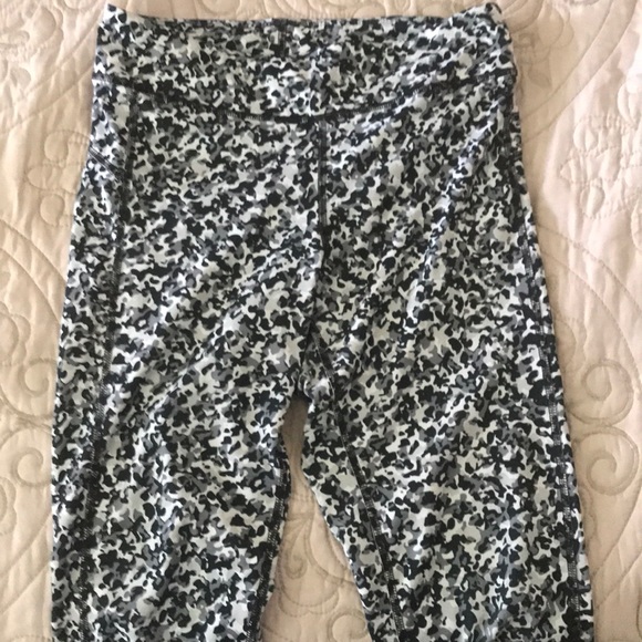 Women’s under armour capri - Picture 1 of 1